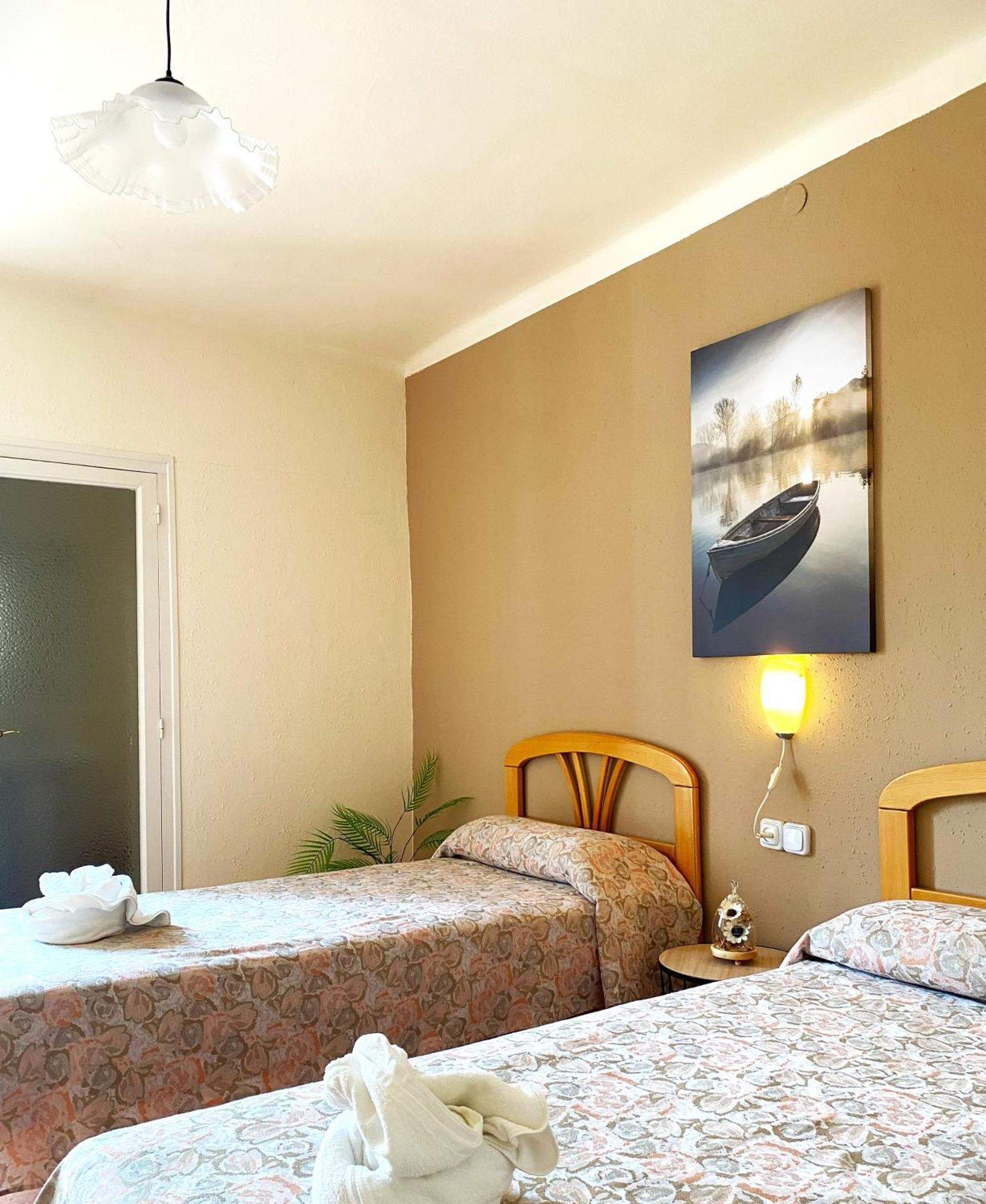 Hostal Lleida เซกูร์ เด กาลาเฟย์ ภายนอก รูปภาพ